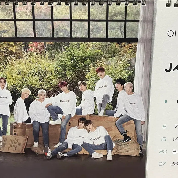 [BUNJANG] Wanna One 2017 Calendar / 워너원 달력