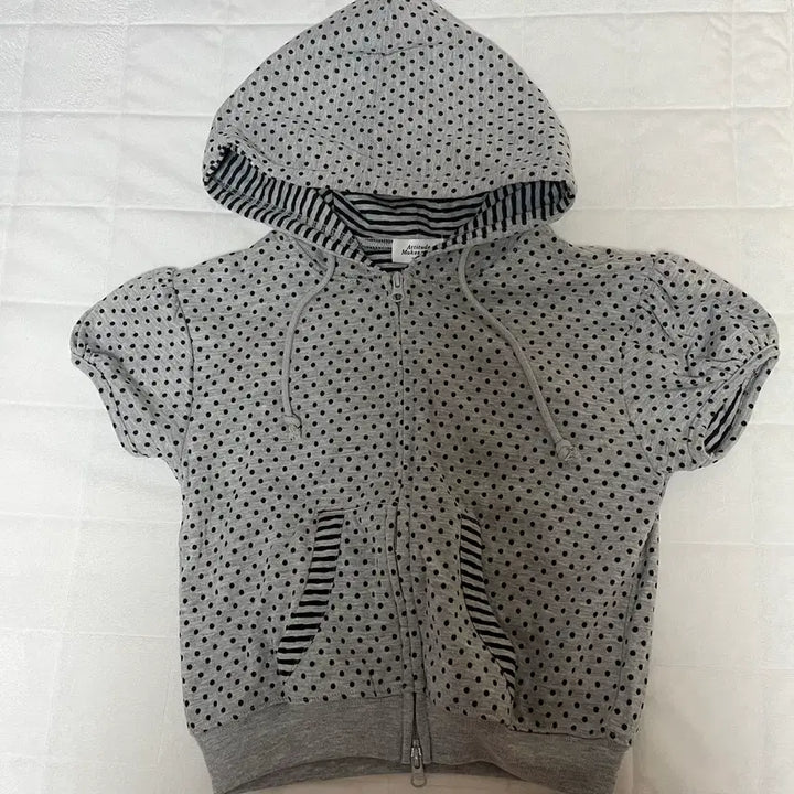 [BUNJANG] Spins Dot Short Sleeve Hoodie / 스핀즈 도트 반팔 후디