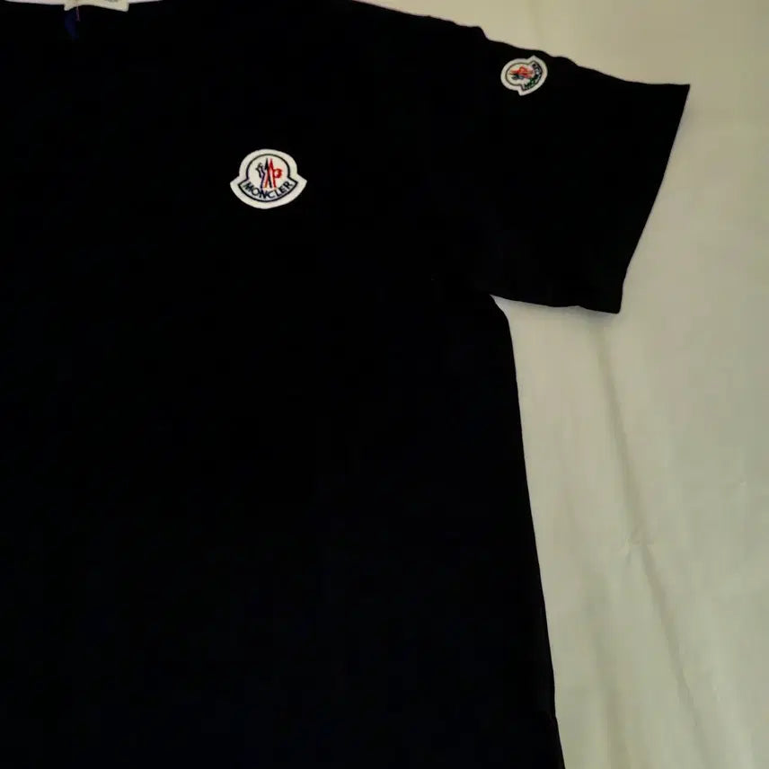 [BUNJANG] Moncler Black Round Neck T-shirt with Logo - M / 몽클레어 반팔티셔츠 라운드넥 블랙 와팬로고 M사이즈