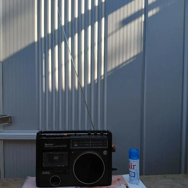 [BUNJANG] Vintage Radio AM/FM Cassette Player 2-Way Speaker / 사진 데로입니다 근대사.박물관 준비하실분 수집가용