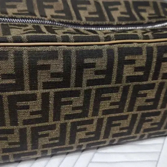 [BUNJANG] Fendi FF Jacquard Toiletry Case Brown / 펜디 FF 자카드 토일레트리 케이스 브라운