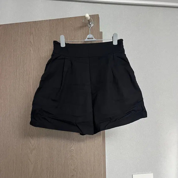 [BUNJANG] Black Banding Shorts (Free Size) / 밴딩 검정 반바지 free
