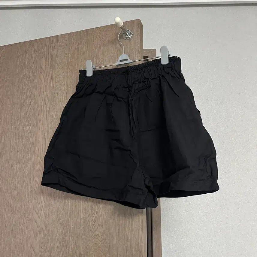 [BUNJANG] Black Banding Shorts (Free Size) / 밴딩 검정 반바지 free