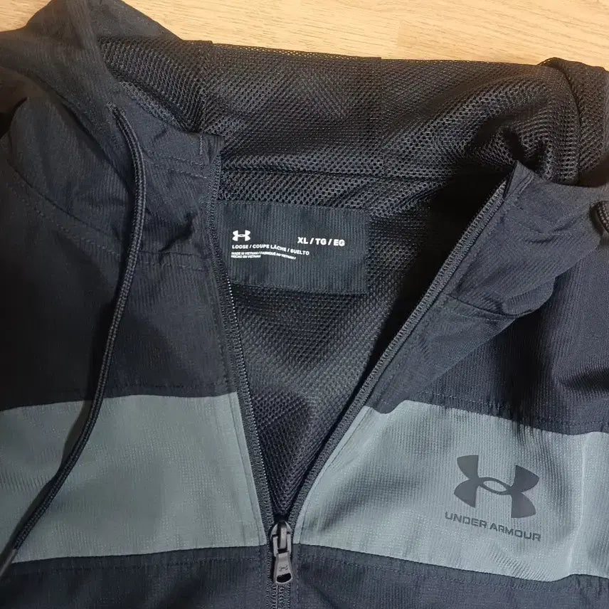 [BUNJANG] Under Armour Windbreaker Jumper XL / 언더아머 바람막이점퍼 xl사이즈