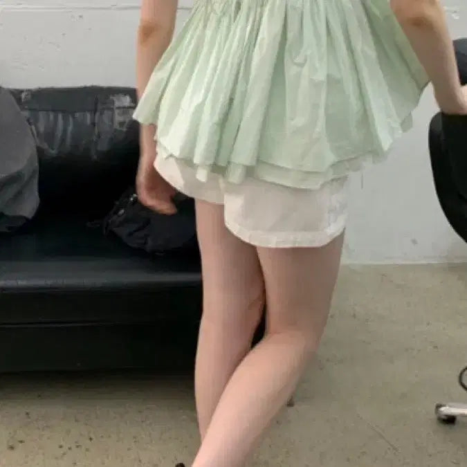 [BUNJANG] The Barnet Mint Crepe Peplum Sleeveless Top / 더바넷 민트 크레이프 페플럼 슬리브리스 탑