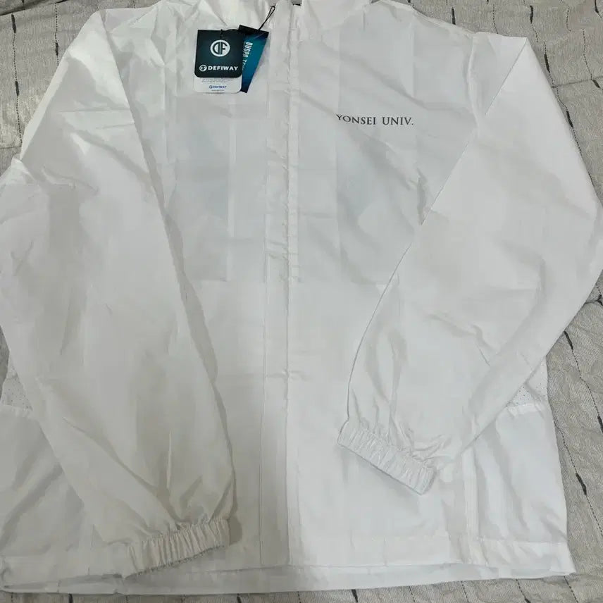 [BUNJANG] Yonsei University White Windbreaker / (새상품) 연세대 바람막이 화이트