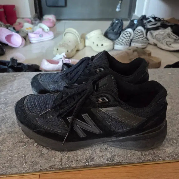 [BUNJANG] New Balance 990v5 Made in USA Triple Black / 뉴발란스 990v5 메이드 인 USA 트리플블랙 255