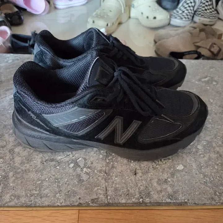 [BUNJANG] New Balance 990v5 Made in USA Triple Black / 뉴발란스 990v5 메이드 인 USA 트리플블랙 255