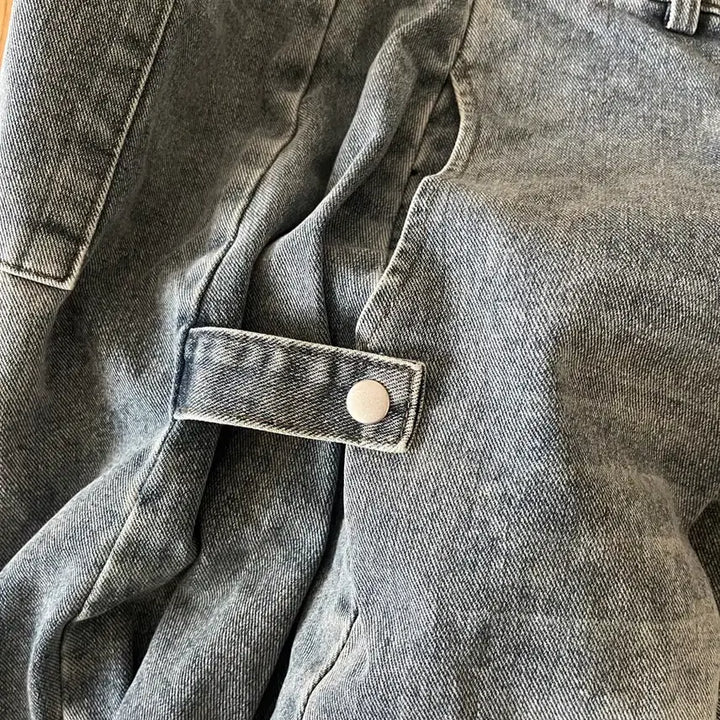 [BUNJANG] Light Wash Denim Jeans with Snap Button Detail / 청바지