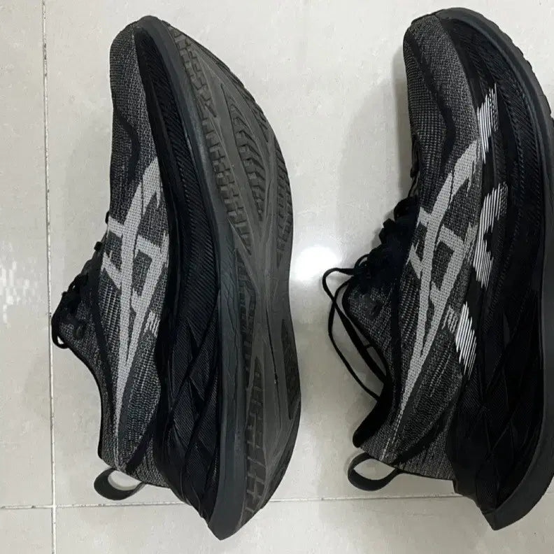 [BUNJANG] ASICS Superblast 2 Running Shoes - Black, Size 270 / 아식스 슈퍼블라스트2 블랙 270