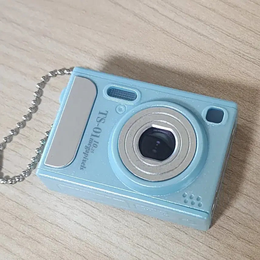 [BUNJANG] Digital Camera Gacha Keychain - Blue / 디지털 카메라 가챠 블루