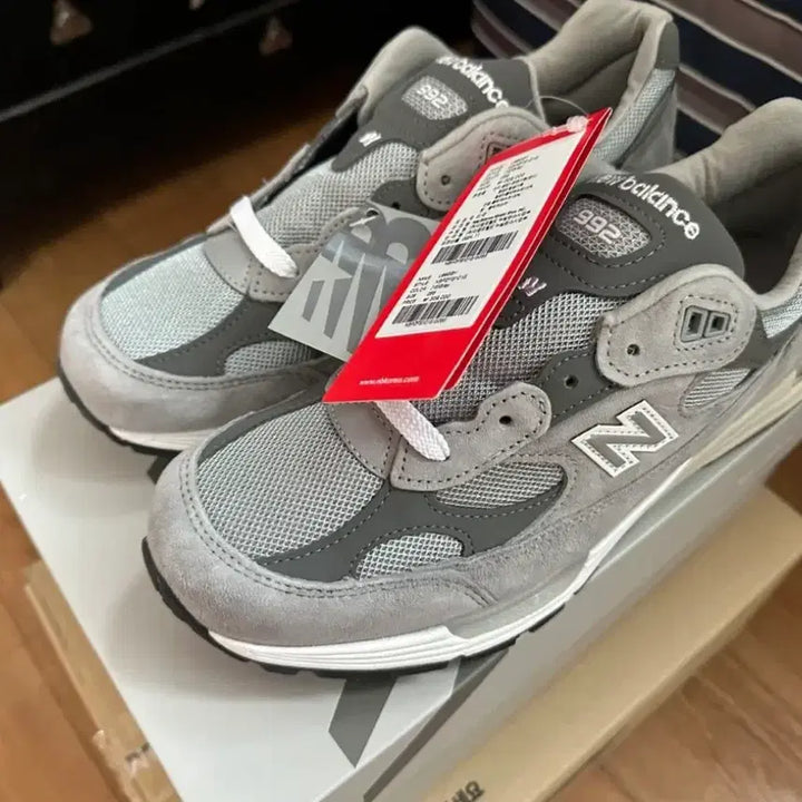[BUNJANG] New Balance 992 Core Grey Silver Metallic Sneakers / 뉴발란스 992 코어 그레이 실버 메탈릭 새상품