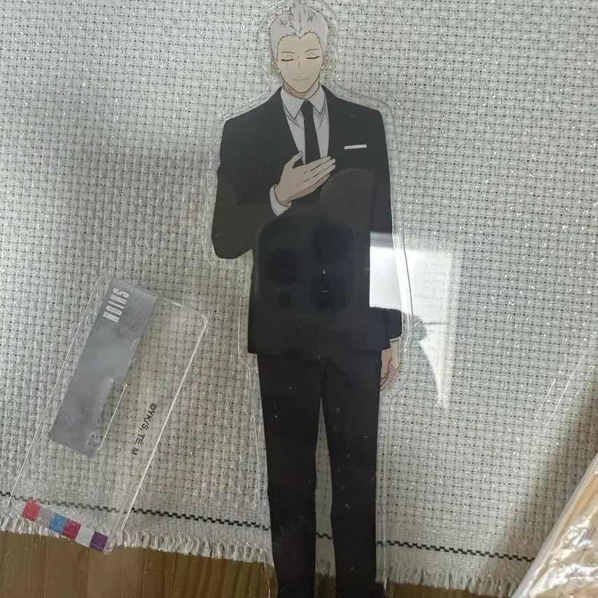 [BUNJANG] Jigokuraku Shion Suit Acrylic Stand &amp; Round Badge Set / 지옥락 시온 정장 아크릴 스탠드 그리고 동그란거