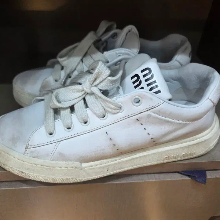 [BUNJANG] Miu Miu Bleached Leather Sneakers White / 미우미우 블리치드 가죽 스니커즈 화이트 37