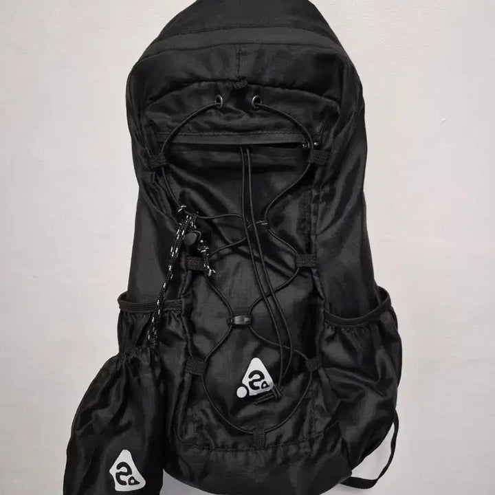 [BUNJANG] Hysan Lightweight Backpack with Pouch - Black / 하이산 가방 등산가방 백팩 경량가방 블랙 팔아요 파우치포함