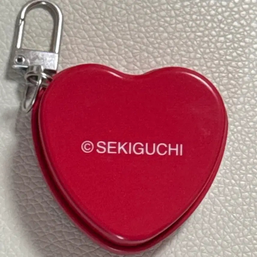 [BUNJANG] Monchhichi Dubai Heart Chocolate Tin Case Keyring / gs25 몬치치 두바이 하트 초코틴 틴케이스 키링