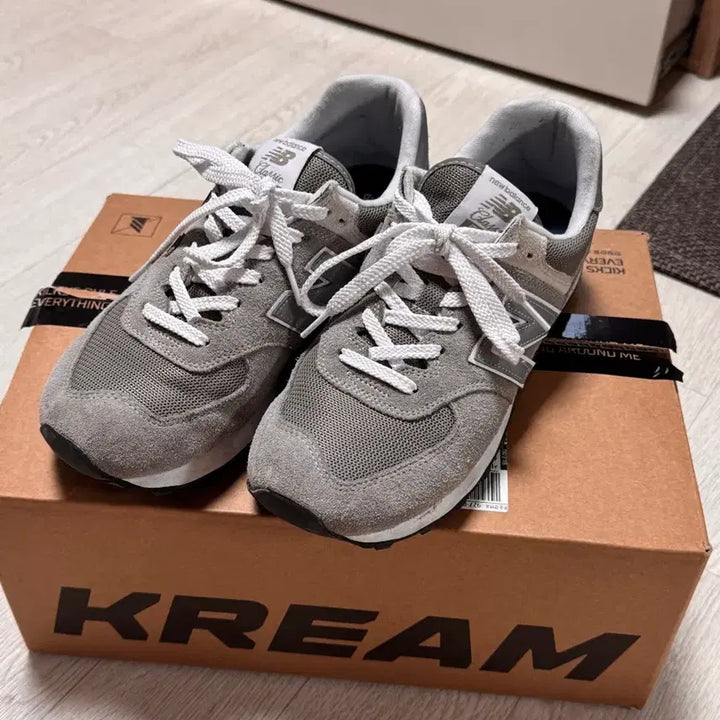 [BUNJANG] New Balance 574 Grey Sneakers (270) / 뉴발란스 574 GREY [270]
