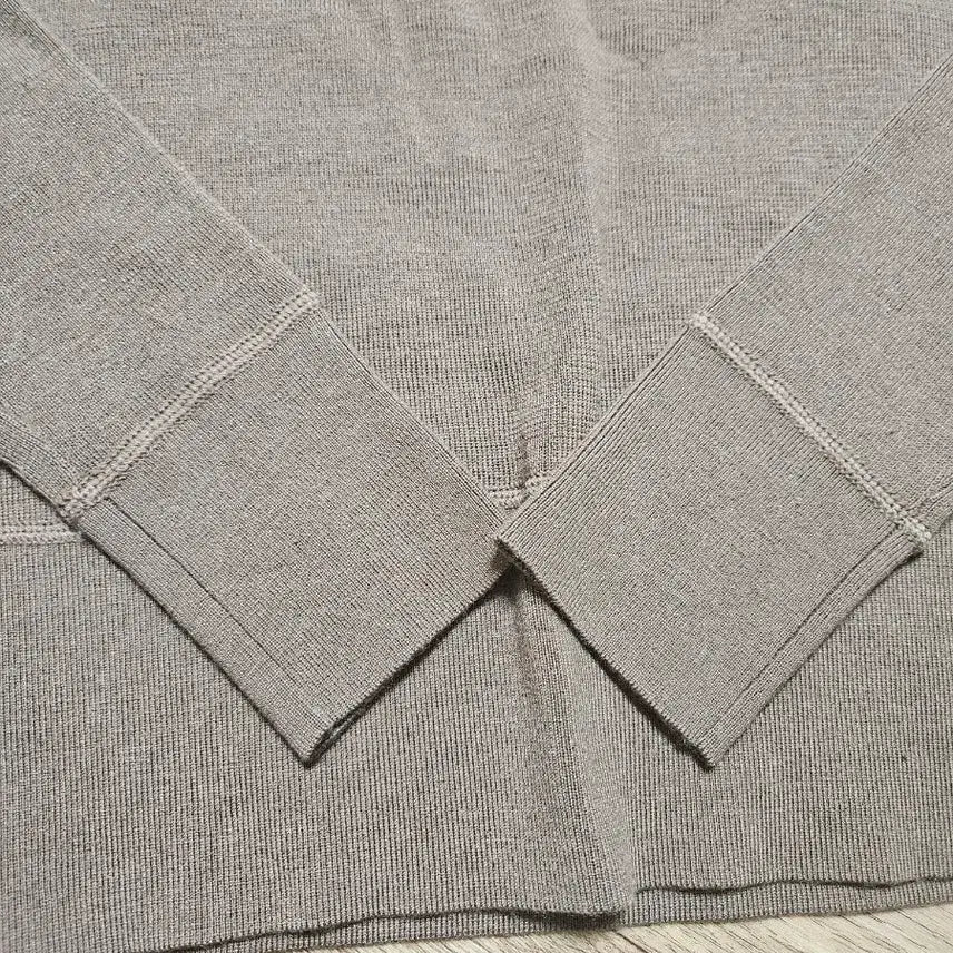 [BUNJANG] Uniqlo Round Neck Knit Sweater / 니트티