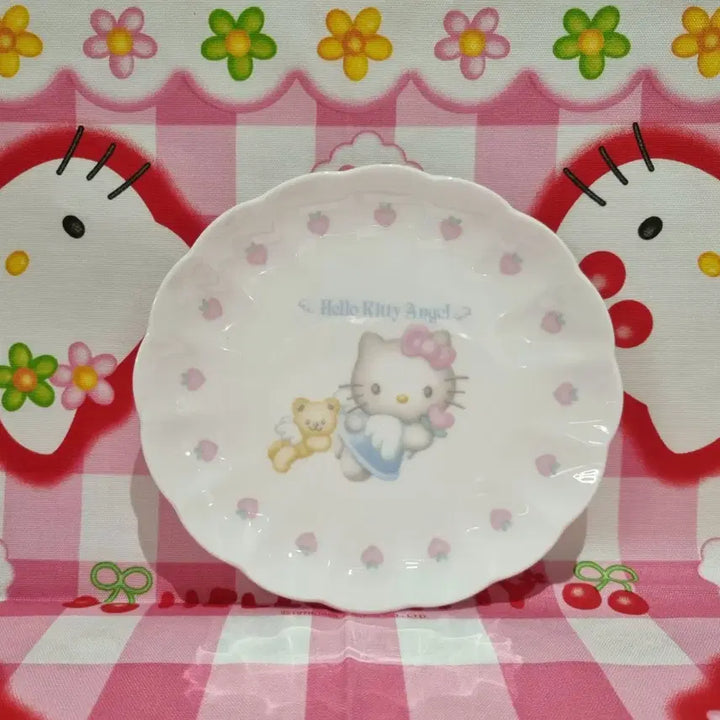 [BUNJANG] Hello Kitty Angel Strawberry Plate 1997 / 고전 키티 엔젤 키티 딸기 1997 접시 플레이트 식기