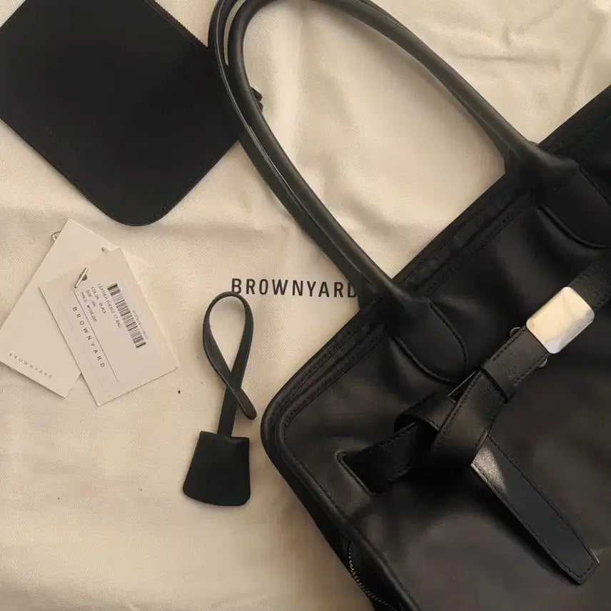 [BUNJANG] Brownout Leather Buckle Bag 17 / 브라운야드 레더 버클백 17 (이너백 구입 가능)