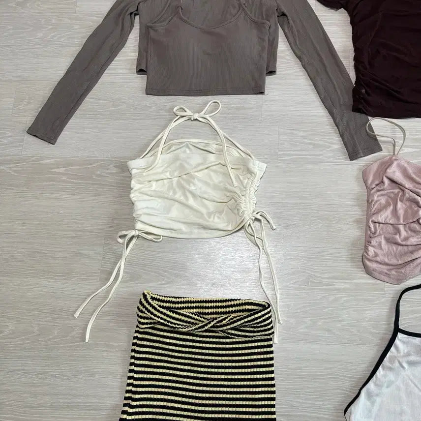 [BUNJANG] Sleeveless Halterneck Tank Top Tube Top for Broadcasting / 민소매 홀터넥 탱크탑 튜브탑  bj의상 방송복