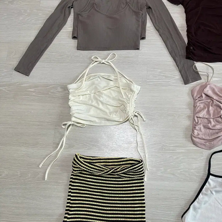 [BUNJANG] Sleeveless Halterneck Tank Top Tube Top for Broadcasting / 민소매 홀터넥 탱크탑 튜브탑  bj의상 방송복