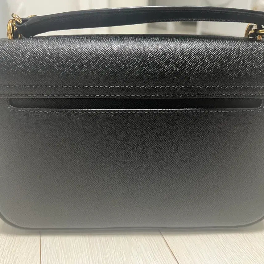 [BUNJANG] J.ESTINA Della Bag Black Gold Chain Shoulder Bag / 제이에스티나 델라백 블랙 금장 체인백 A급