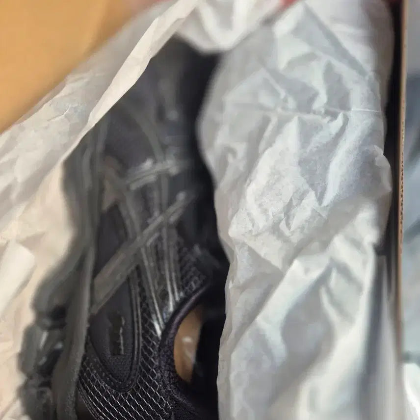 [BUNJANG] Asics x Unaffected All Black Sneakers (260mm) / 아식스 언어펙티드 올블랙 260