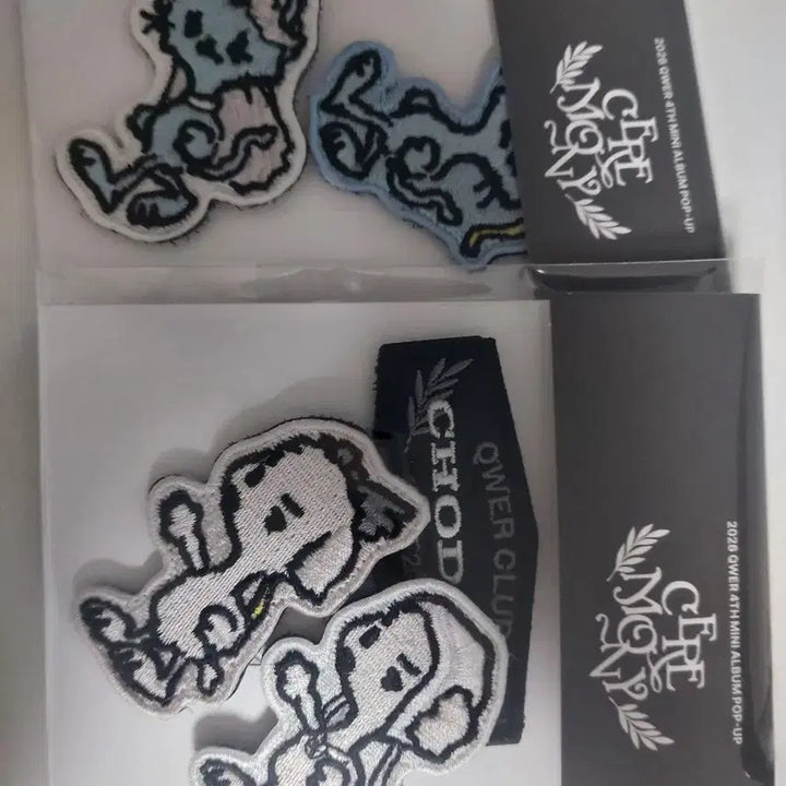 [BUNJANG] QWER Ceremony Pop-up Wappen Bundle Set (Hina, Chodan) / qwer 세레머니 팝업 와펜 판매합니다 (히나,쵸단 일괄)