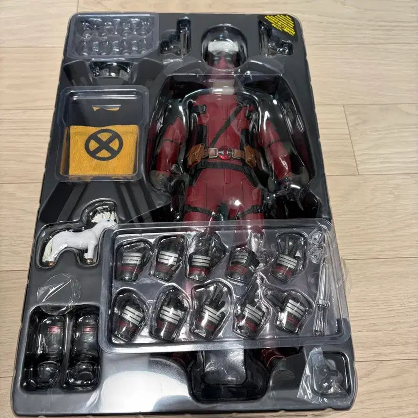 [BUNJANG] Hot Toys Deadpool 2 MMS490 Figure / 핫토이 데드풀2 mms490