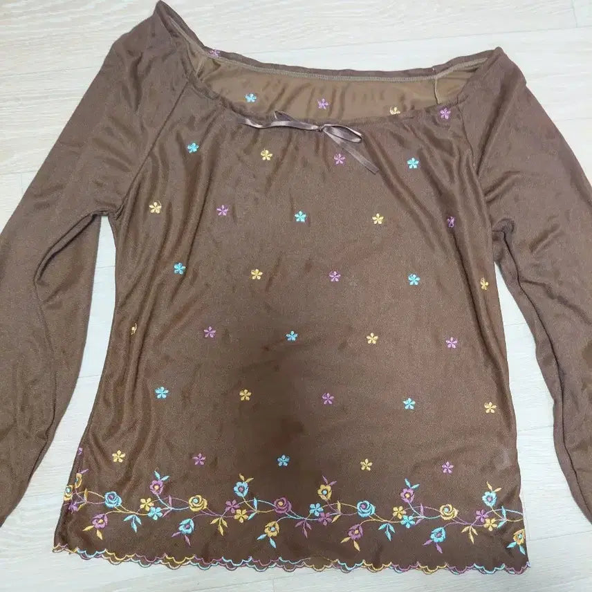 [BUNJANG] Mori Hagumi Brown Layered See-through Floral Embroidery Long Sleeve / 모리 하구미 브라운 레이어드 시스루 꽃자수 롱슬리브