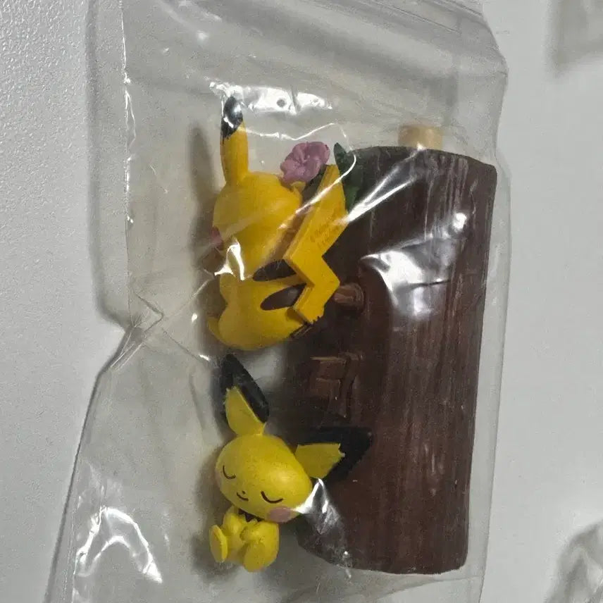 [BUNJANG] Re-Ment Pokémon Good Friends Tree Pikachu &amp; Pichu Figure / 포켓몬 리멘트 사이좋은 나무 피카츄 피츄