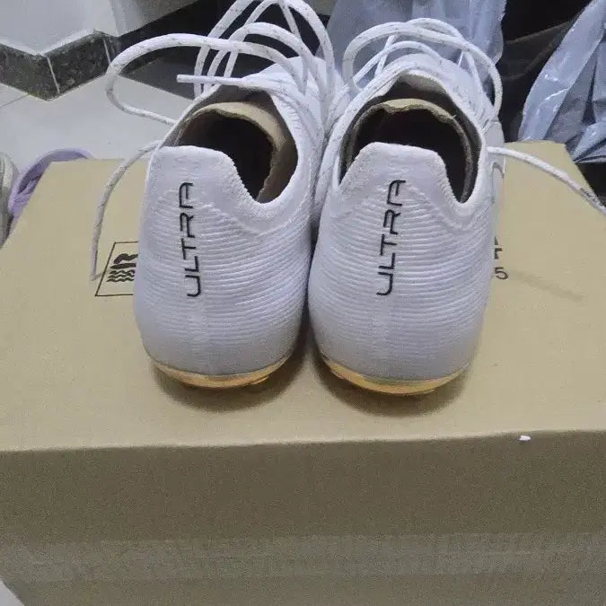 [BUNJANG] Puma Ultra White Gold MG Football Boots / 푸마 울트라 흰골