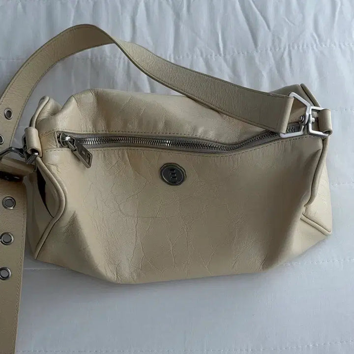 [BUNJANG] minitmute Brett Bag Original Version Mu Ivory / 미닛뮤트 브렛백 뮤아이보리(오리지널 버전)