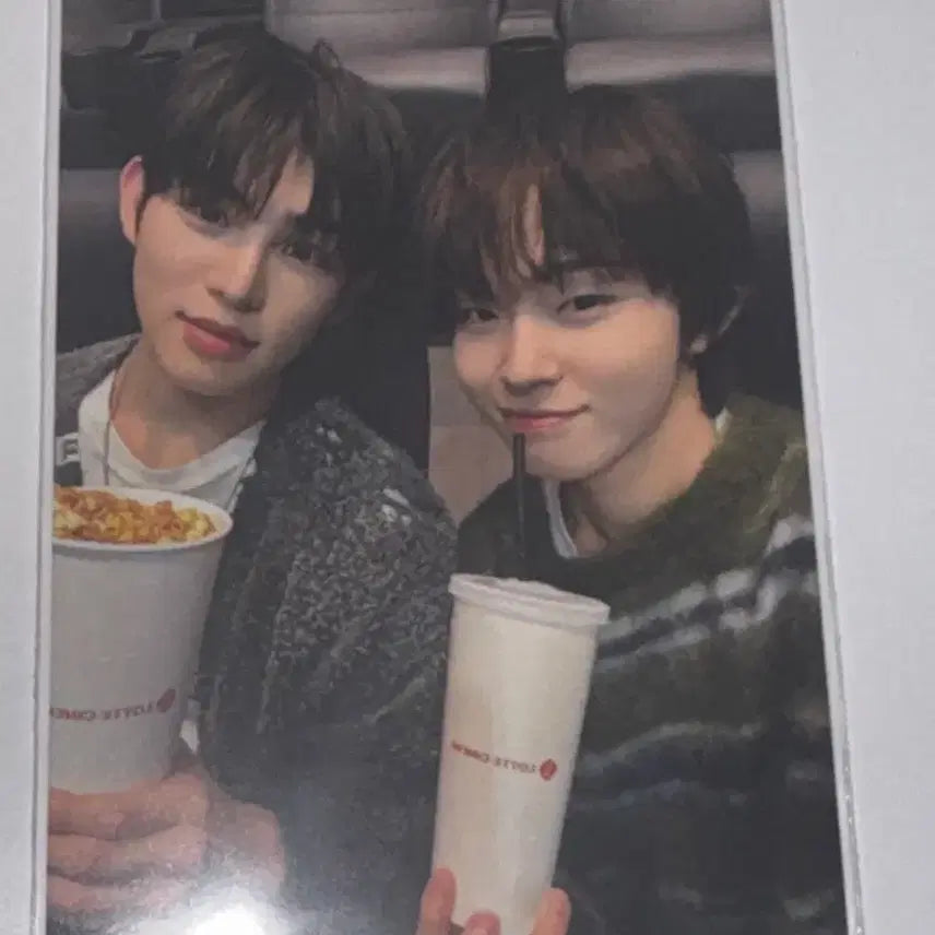 [BUNJANG] Kickflip Lotte Cinema K.CHOO Minje Unit Photocard / 킥플립 롯데시네마 케이주 민제 유닛포카