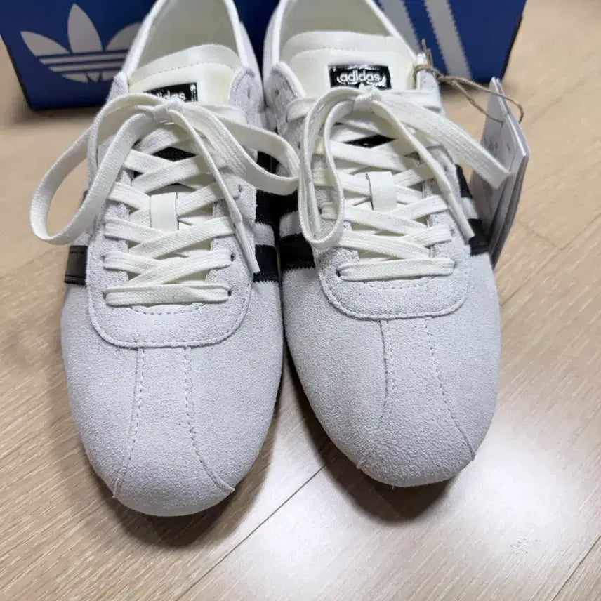 [BUNJANG] Adidas Tokyo Off-White Core Black Sneakers / 아디다스 도쿄 오프화이트 코어 블랙