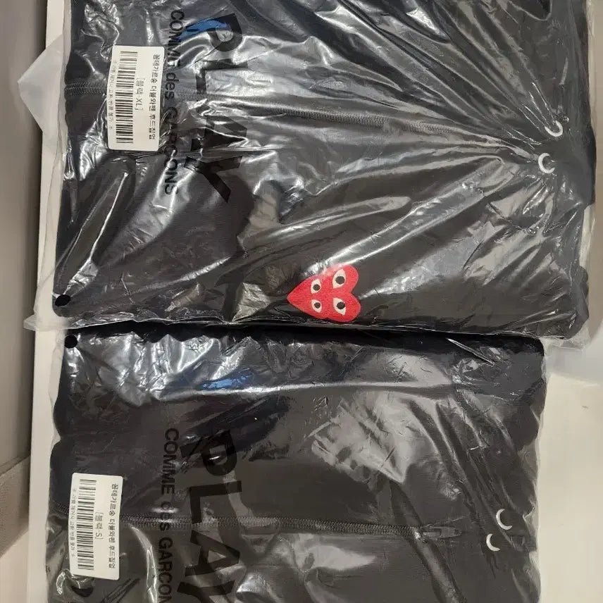 [SOLD OUT] 정품보장개당가격 꼼데가르송 하트와펜 후드집업 블랙 105 xl s 사이즈