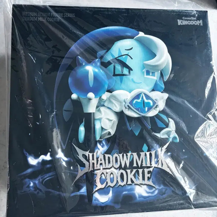 [BUNJANG] Cookie Run Kingdom Shadow Milk Cookie Medium Action Figure (Sealed) / 쿠키런 쉐도우밀크 쿠키 중형 액션 피규어 미개봉 새상품