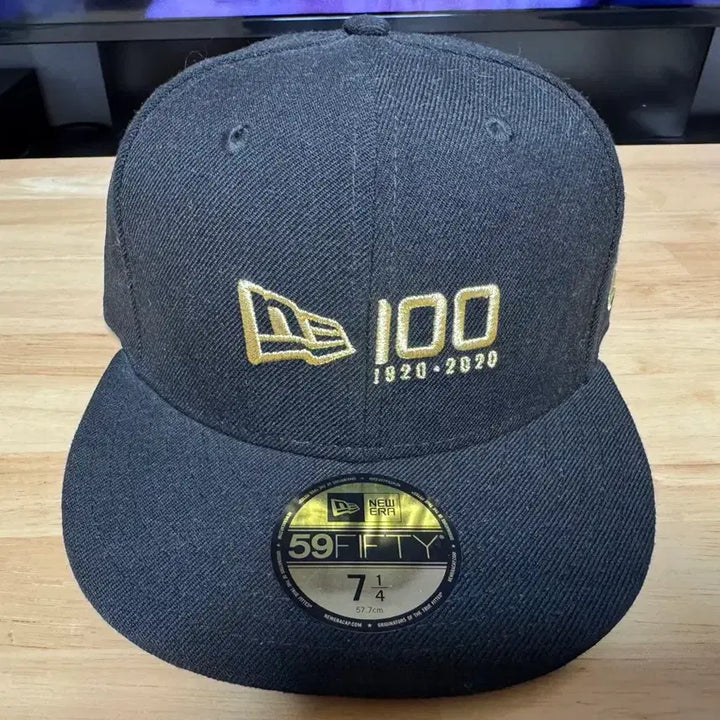 [SOLD OUT] 마지막가격내림) 뉴에라 100주년 스냅백 팝니다
