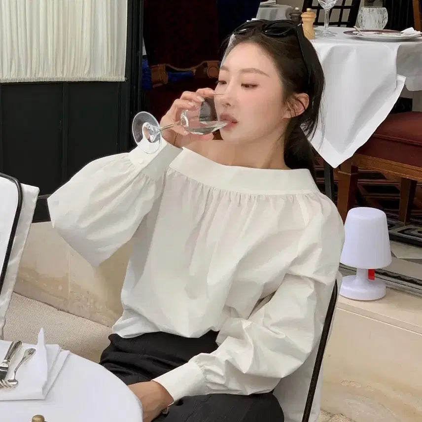 [BUNJANG] Bron Off-Shoulder Blouse White / 브론 오프숄더 블라우스 화이트