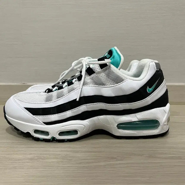 [BUNJANG] Nike Air Max 95 OG Emerald White Black IM7409-100 / 나이키 에어맥스95 OG 에메랄드 화이트 앤 블랙 IM7409-100