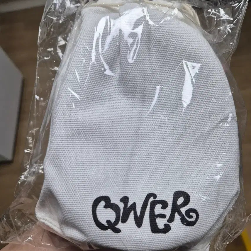[BUNJANG] QWER 2nd Anniversary Popup Guitar Strap (Sealed) / 미개봉 qwer 팝업 기타스트랩