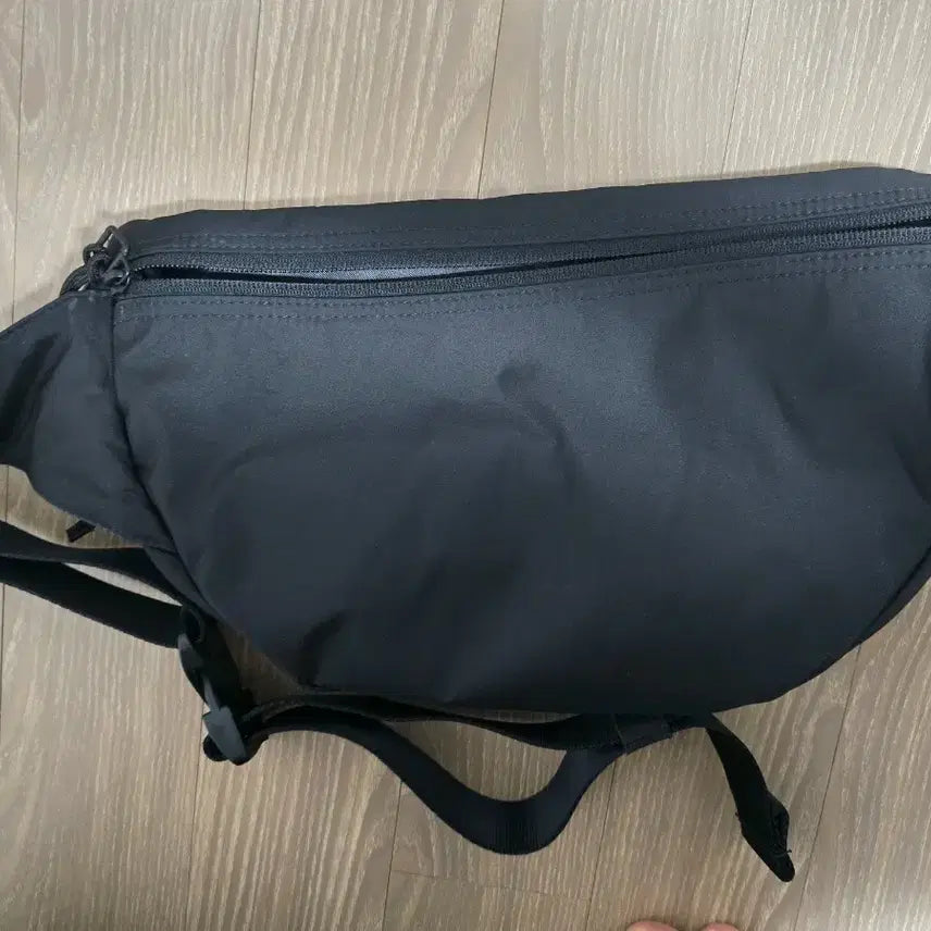 [BUNJANG] Eastpak Black Waist Bag Sling Bag / 이스트팩 블랙 웨이스트백 슬링백