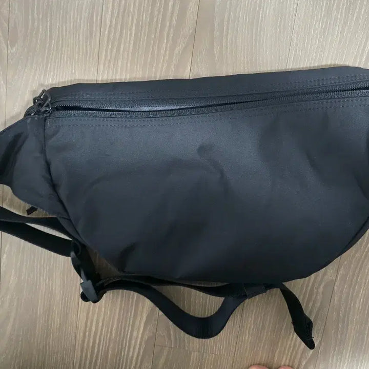 [BUNJANG] Eastpak Black Waist Bag Sling Bag / 이스트팩 블랙 웨이스트백 슬링백