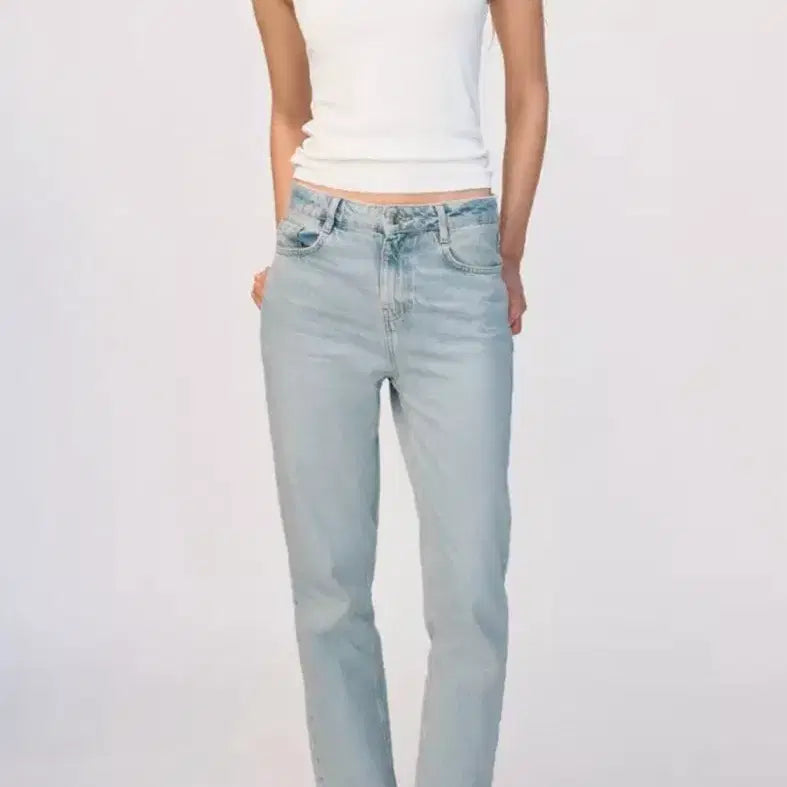 [BUNJANG] Zara High-Waisted Straight Leg Denim Light Blue Size 32 / 자라 하이웨이스트 스트레이트 연청 데님 32 새상품 택O / 라이트블루