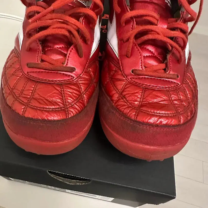 [BUNJANG] Mizuno Morelia Sala Japan TF 40th Ruby Pack Soccer Cleats (270mm) / 미즈노 모렐리아 살라 재팬 TF 40주년 루비팩 270