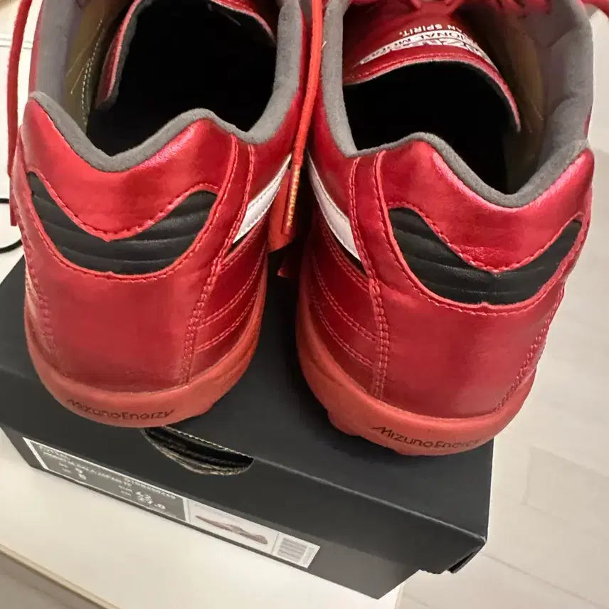 [BUNJANG] Mizuno Morelia Sala Japan TF 40th Ruby Pack Soccer Cleats (270mm) / 미즈노 모렐리아 살라 재팬 TF 40주년 루비팩 270