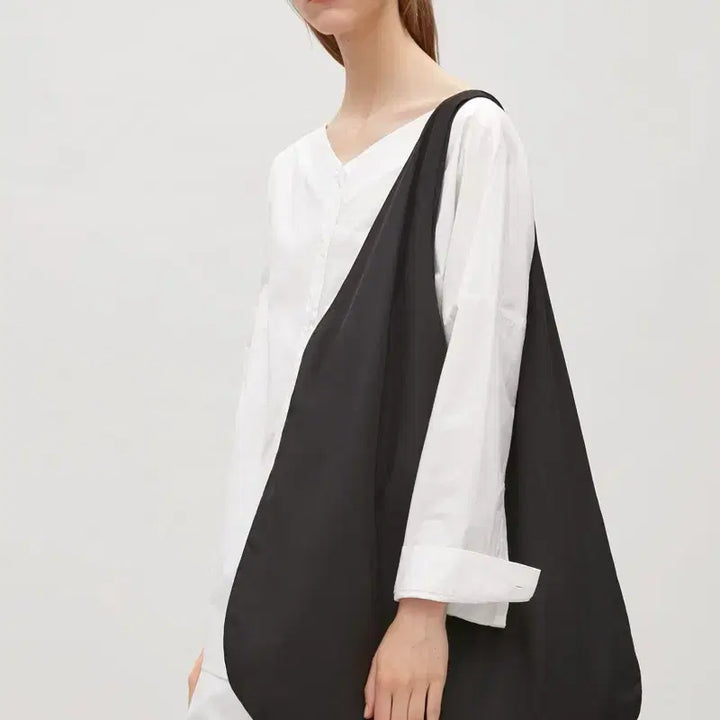 [BUNJANG] COS Black Oversized Shoulder Bag Tote Bag Shopper Bag / [새제품] COS 코스 블랙 오버사이즈 숄더백 토트백 쇼퍼백