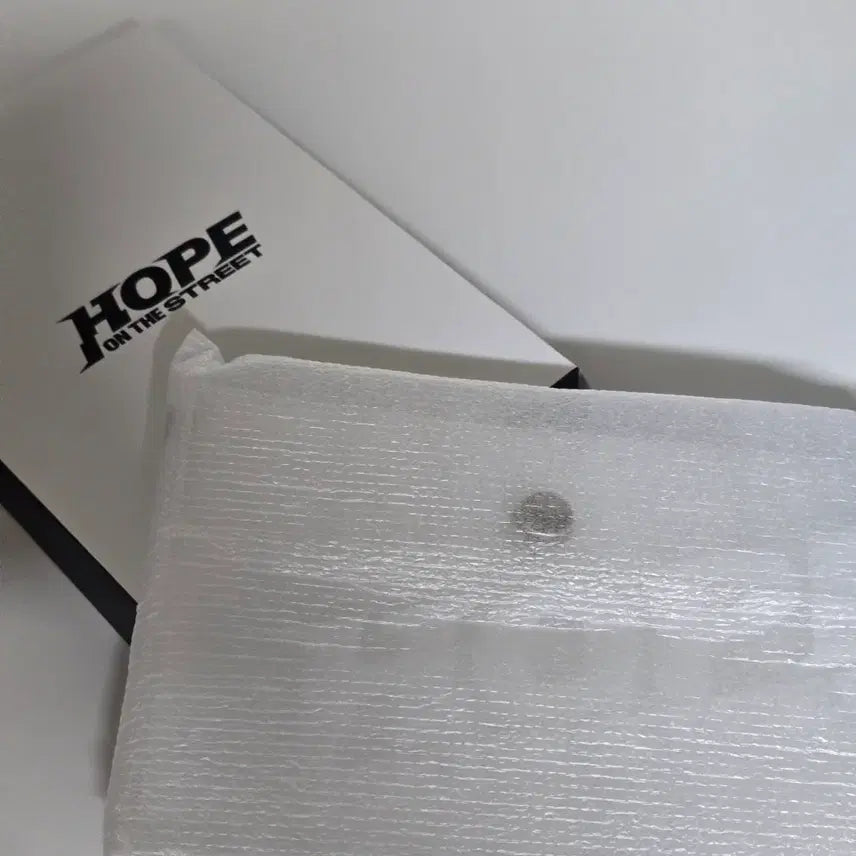 [BUNJANG] J-Hope HOPE ON THE STREET Popup Pouch / j-hope HOPE ON THE STREET 제이홉 홉온스 팝업 파우치