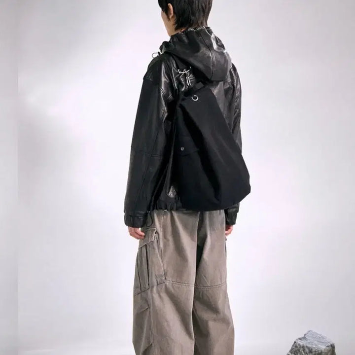 [BUNJANG] Hatching Room Duffle Cross Bag / 해칭룸 더플 크로스백